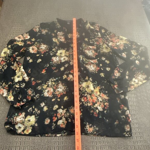 Forever 21 dark floral chiffon blouse, long sleeve sheer button front top M - Picture 7 of 9